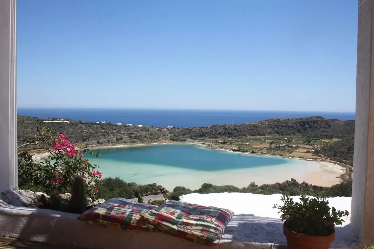 Holiday home Dammuso Il Fenicottero Rosa Villa Bugeber Italy